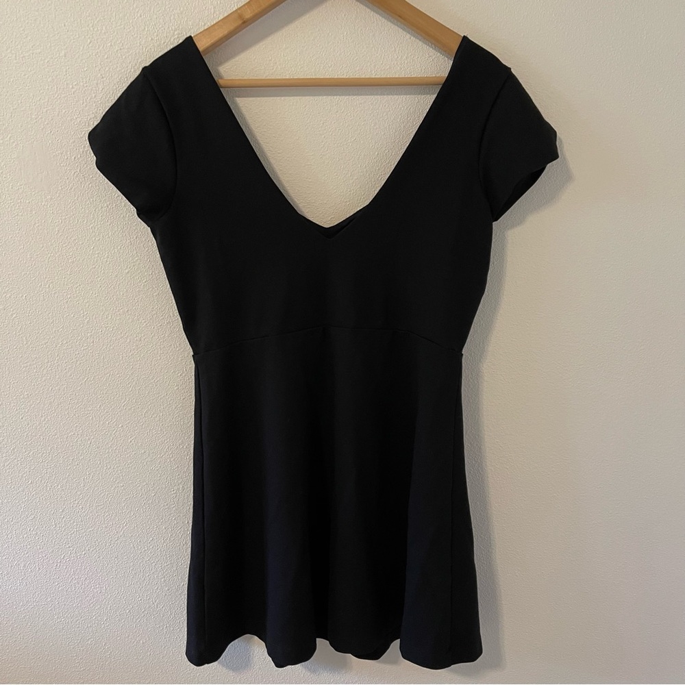 Urban Outfitters Stretch Jersey Double V Skater Dress Black Cap Sleeve-10